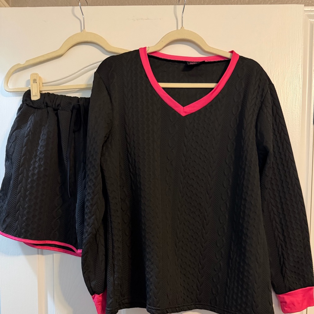 Rebel Raven Lounge Set